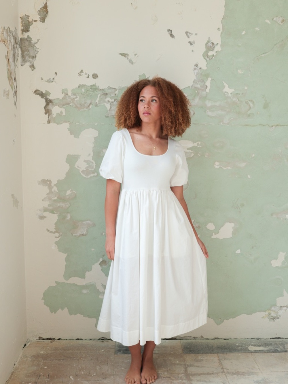 Mod Ref White Puff-Sleeve Midi Dress